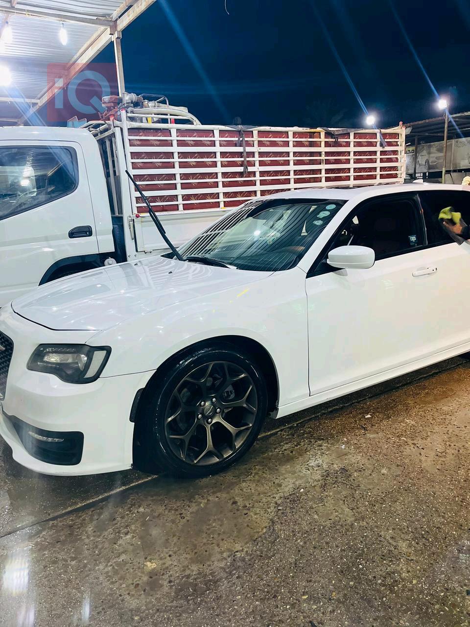 كرايسلر 300